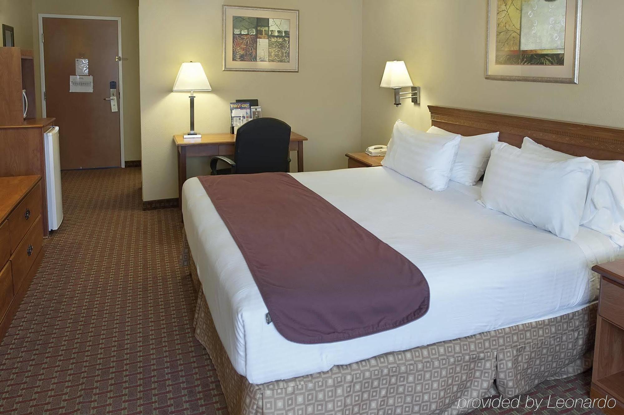 Best Western Mayport Inn And Suites Atlantic Beach Εξωτερικό φωτογραφία